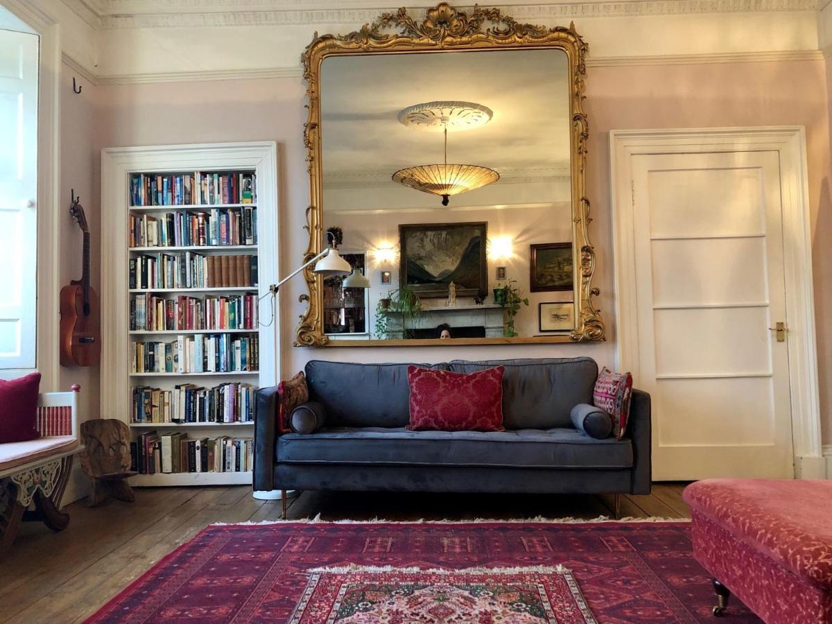 Central Apartment With Parking, Original Art And Antiques Edinburgh Exterior photo